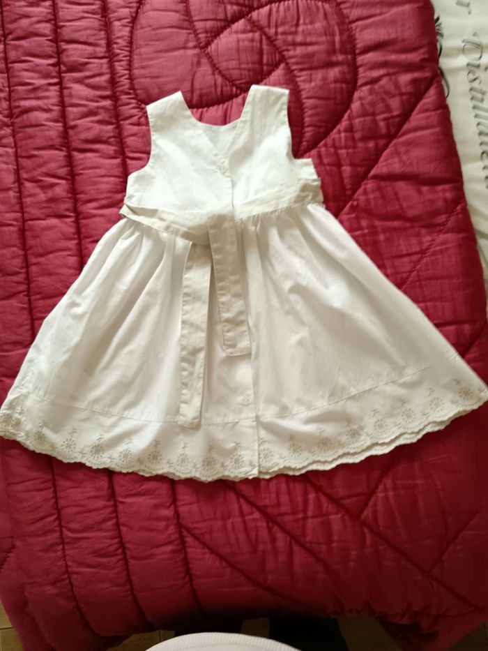 Robe blanche 24 mois - photo numéro 2