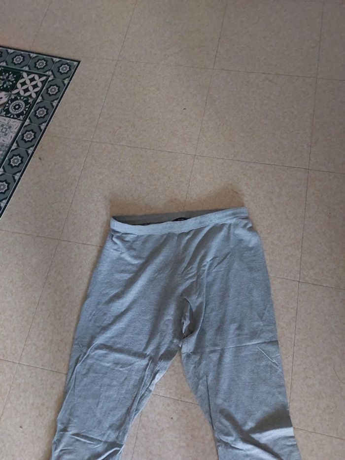 Legging court très bon état - photo numéro 2
