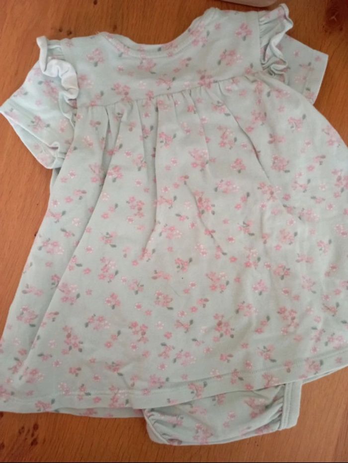 Ensemble robe et body intégré taille 3 mois en très bon état - photo numéro 4