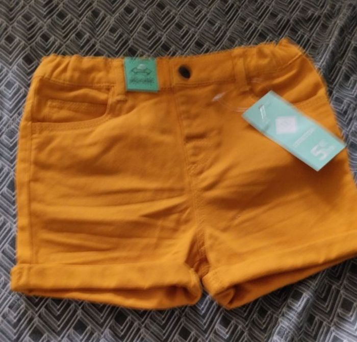 Short neuf avec étiquette