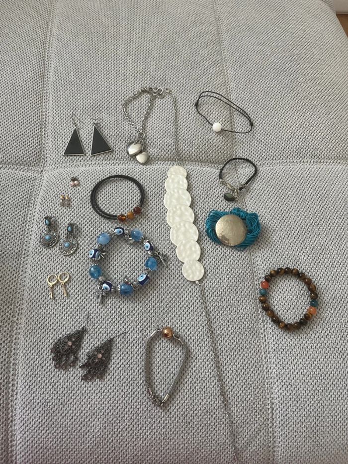 Lot de bijoux fantaisie