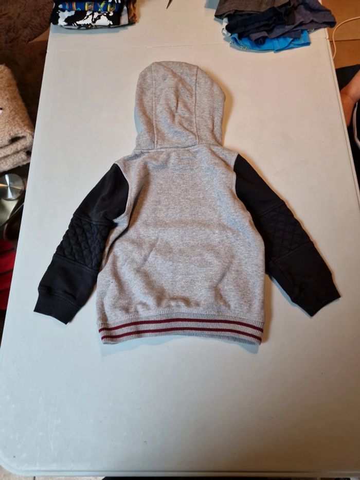 Pull à capuche garçon - photo numéro 3
