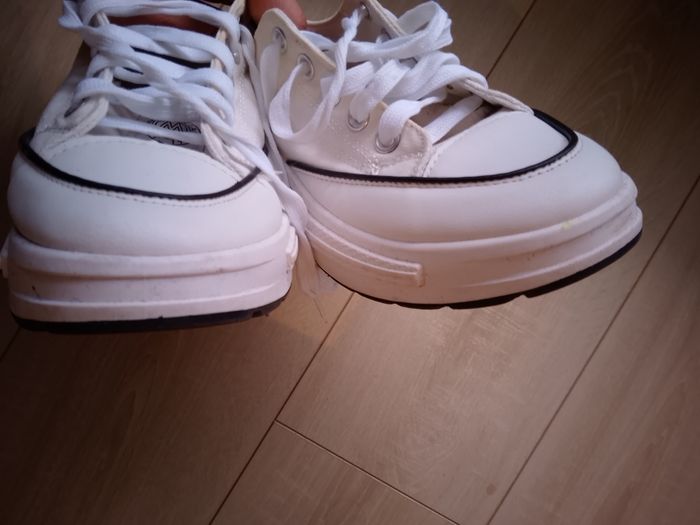 Paire de baskets Manoukian style Converse, pointure 38 en très bon état confortable et chic de couleur blanche. - photo numéro 6