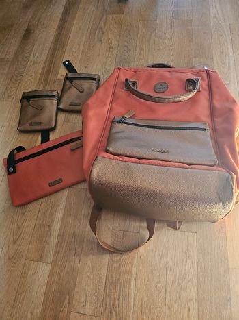Lot cabaia totbag 10 ans plus sac L bogotta plus 2 pochettes et pochettes latérales offertes