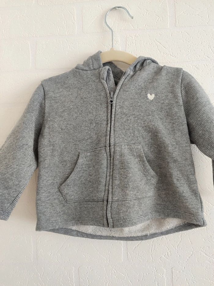 Veste grise à capuche 18 mois