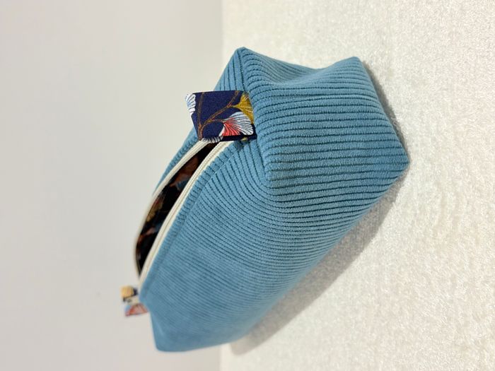 Trousse Bleu canard Velours Côtelé doublure fleurie - photo numéro 2