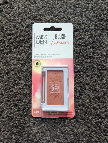 Blush lumière Miss Den