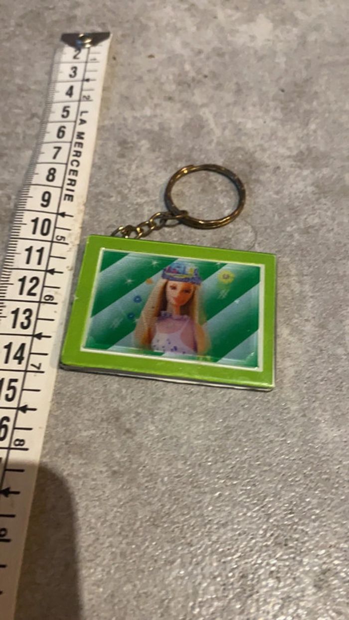 Port clef Barbie avec papier mémo note en relief image 3D change - photo numéro 3