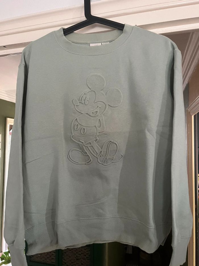 Pull H&M série Disney Mickey taille S