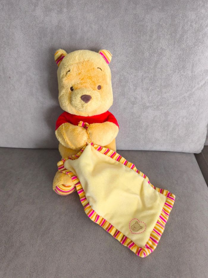 Peluche Winnie avec mouchoirs