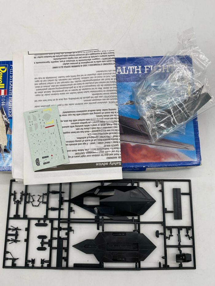 Maquette Revell F-117 A Stealth Fighter - photo numéro 2