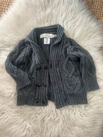 Garçon 👦🏻 Gilet H&M en grosse maille gris - Taille 4/6 mois