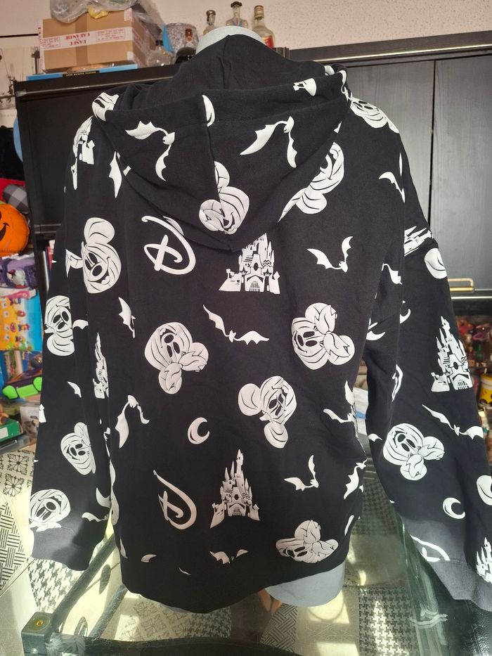 Veste sweat zippée à capuche fluorescente thème mickey citrouille halloween de Disneyland Paris glow in the dark - photo numéro 2