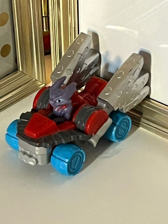 Véhicule et personnage - photo numéro 2