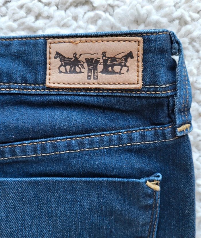 Jean Levi's bleu foncé 627 Straight fit Taille 37 - photo numéro 10