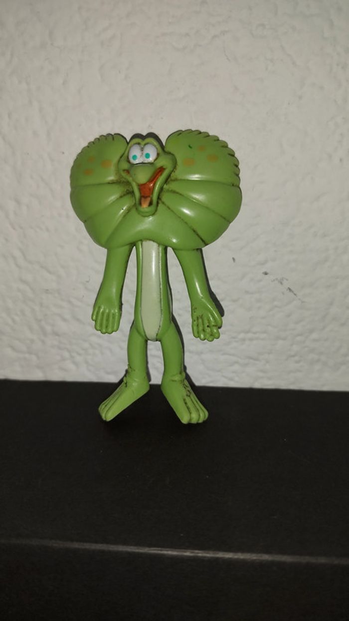 Figurine McDonald's Walt Disney Bernard Bianca Frank Rescuers Disney figure 1991 Vintage