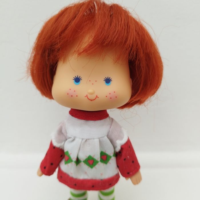 Poupée charlotte aux fraises - photo numéro 2