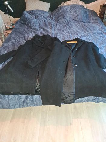 Deux trench long noir