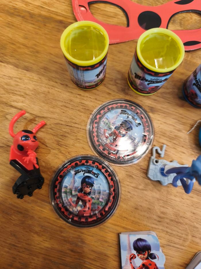 Lot de petits jouets Miraculous LadyBug - photo numéro 2