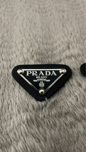 Pin’s Prada