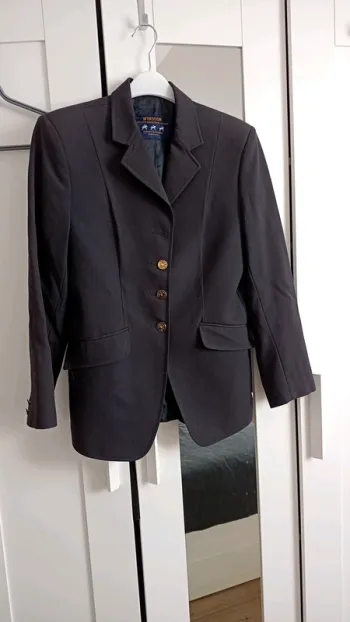 Très jolie Veste d'équitation noire