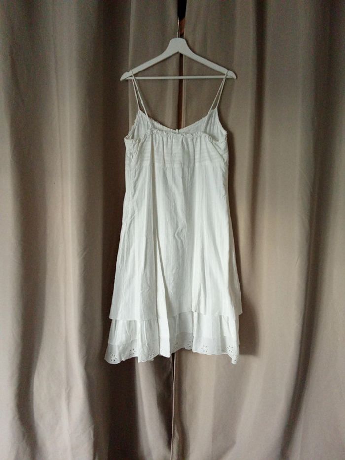 Robe blanche travaillée et avec une doublure M&S taille 40-42 - photo numéro 6