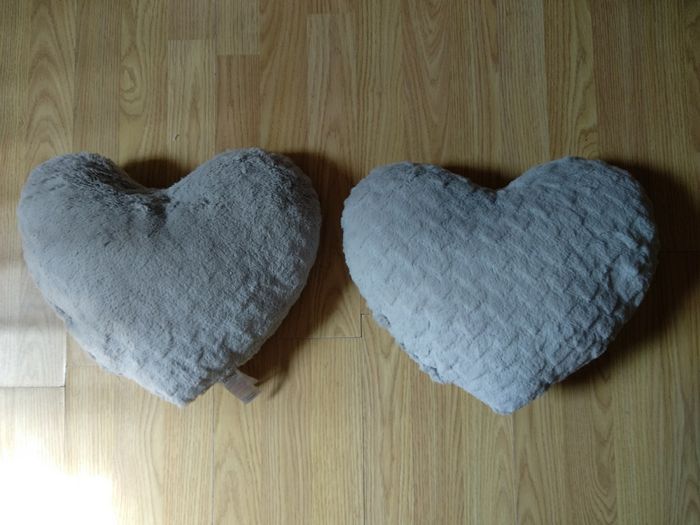 2 coussins Cœur gris - photo numéro 2
