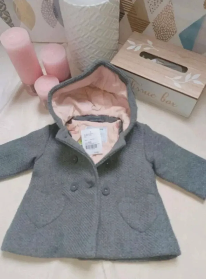 Superbe manteau à capuche neuf Vertbaudet fille 6 mois