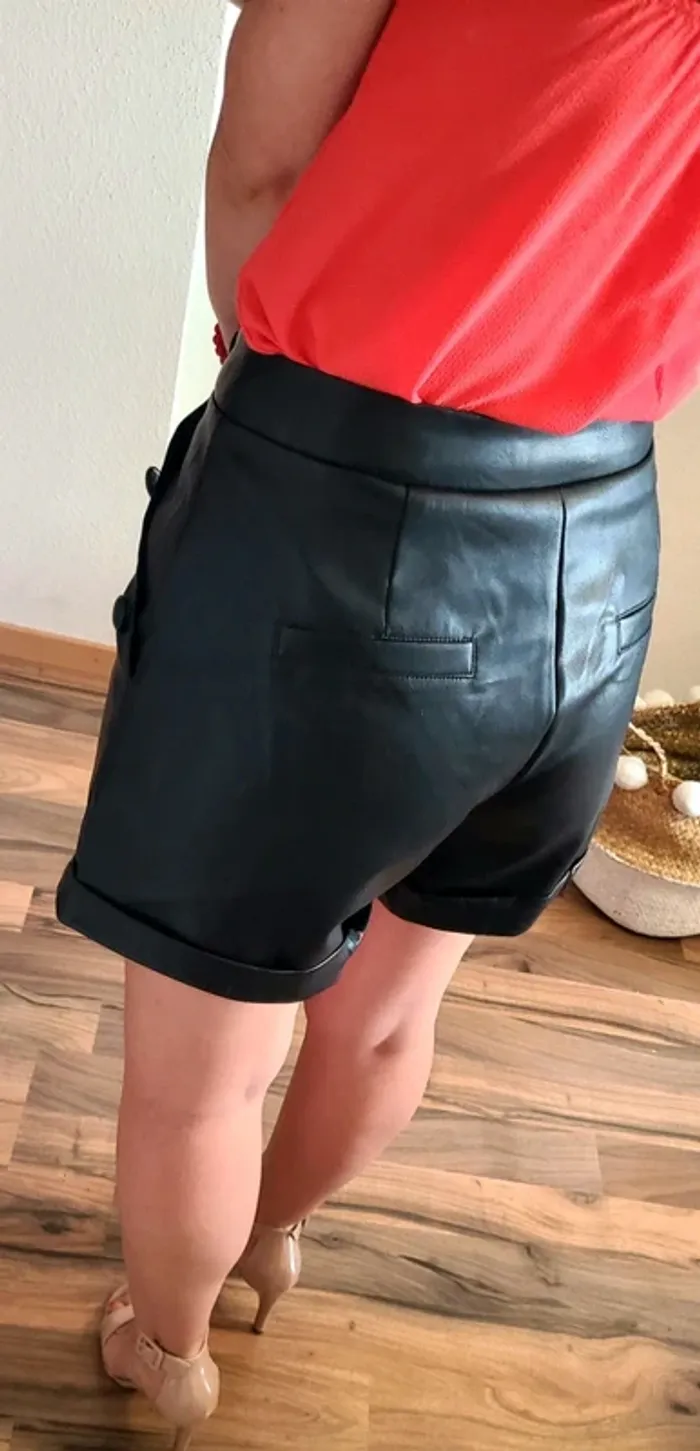 Short similicuir 🍬 Neuf avec étiquette - Plusieurs tailles disponibles - photo numéro 5