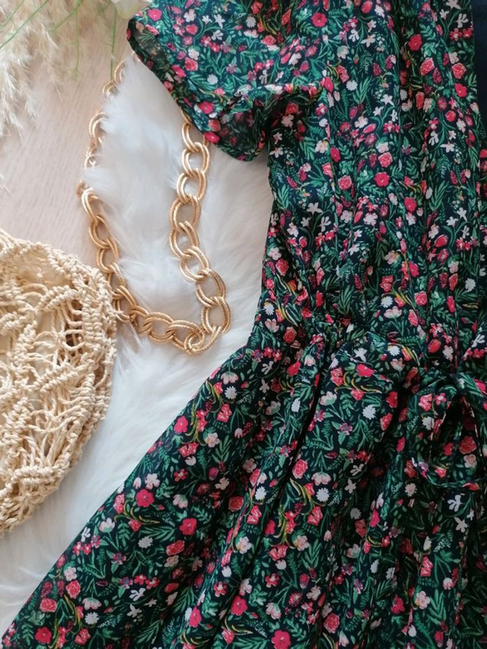 Jolie robe d'été taille M - photo numéro 2