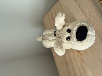 Doudou chien couché beige porte monnaie et porte clés