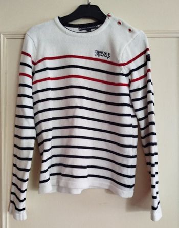 Pull rayé comme neuf