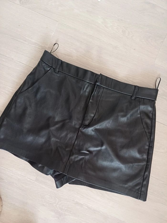 Short simili cuir