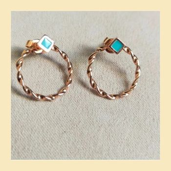 Boucles d’oreilles fantaisie – Créoles torsadées rose gold & losange turquoise