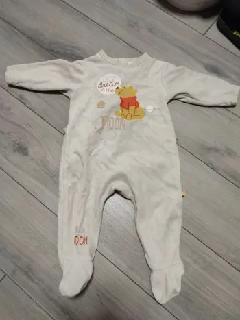Pyjama Winnie l'ourson 9 mois bon etat
