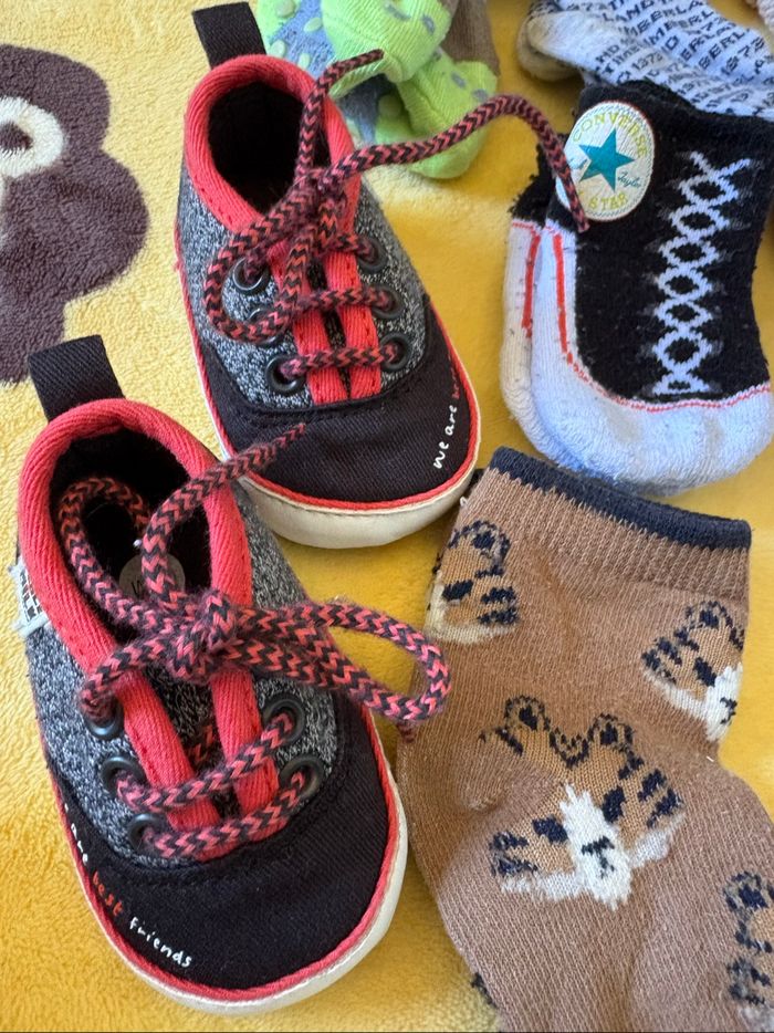 Lot chaussures chaussons chaussettes - photo numéro 4
