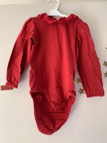 Body col dentelle rouge