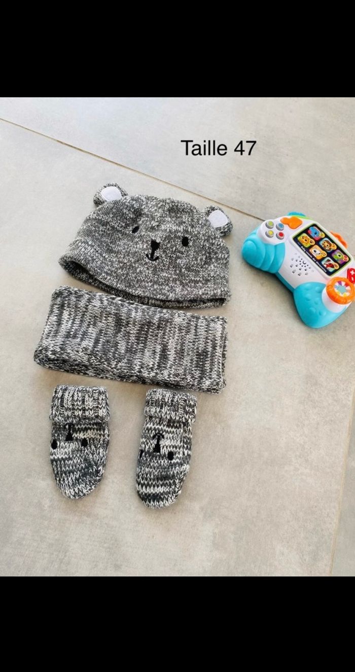 Ensemble gants bonnet écharpe taille 47