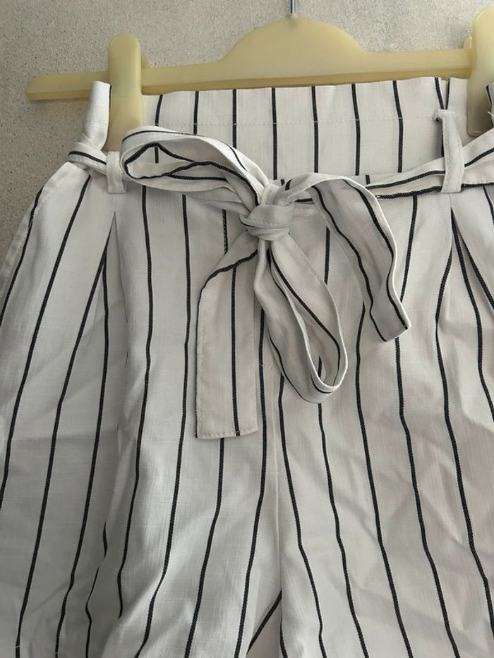 Short à rayures Bershka Taille S - photo numéro 3