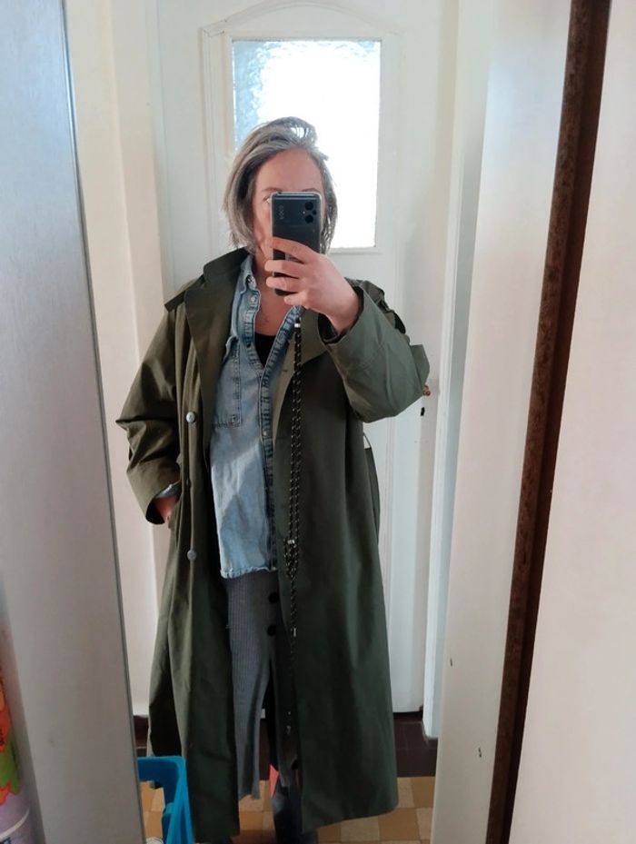 Trench kaki vintage
Taille 42 - photo numéro 5