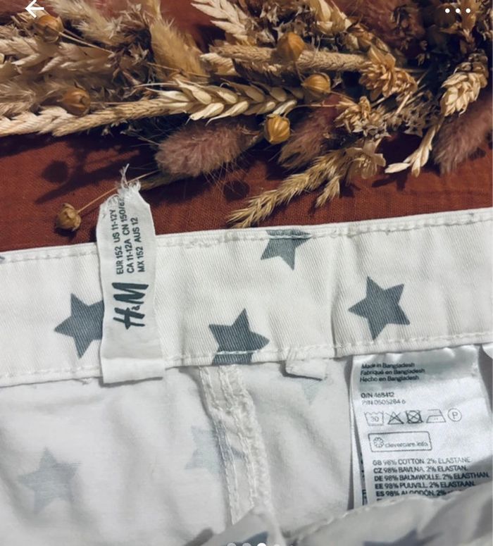 🌼 Short fille H&M blanc à étoiles grises - 12/13 ans 🌼 - photo numéro 2