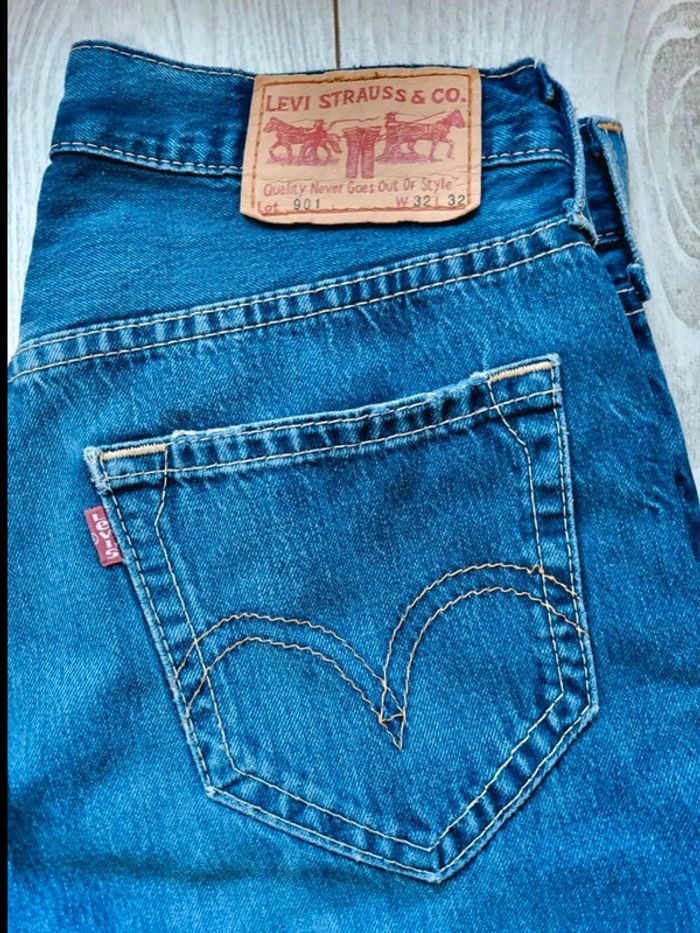 Jean  Levi's  Lot  901  W32  L32 Taille  FR 42 homme –  Vintage Y2K Levi Strauss &  Co authentique - photo numéro 2