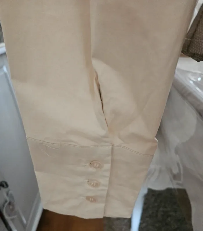 Blouse chemise beige visage Taille 42 Neuve - photo numéro 6
