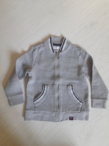 Gilet zippé T 5 ans