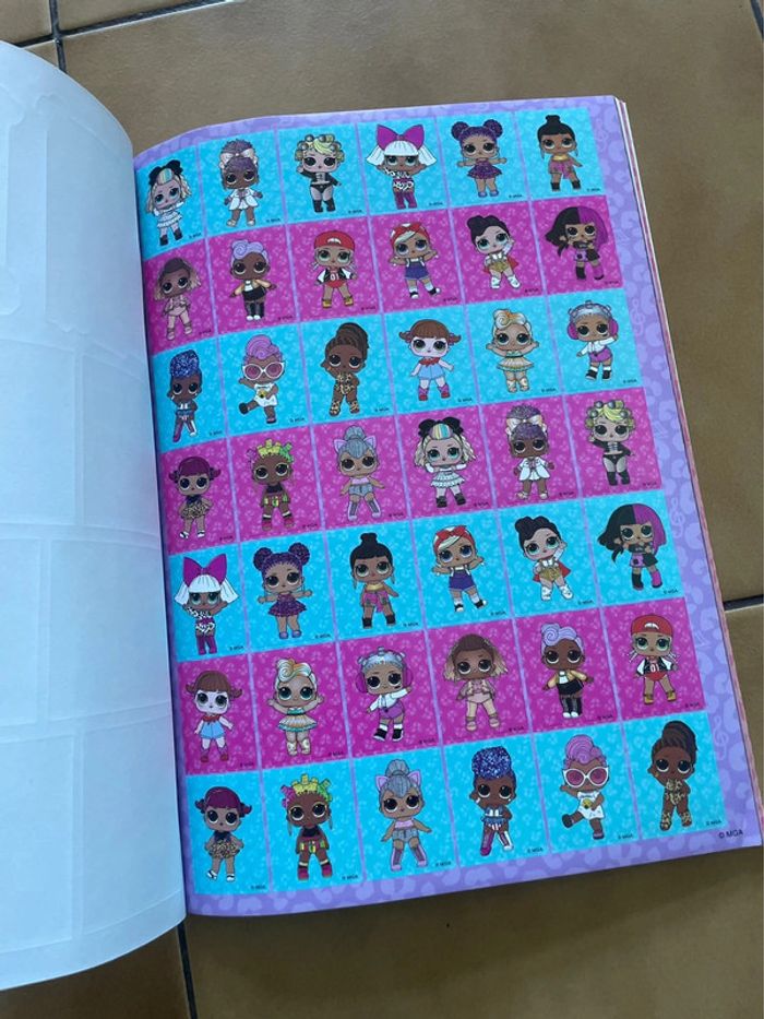 Livre 1000 stickers LOL neuf - photo numéro 2
