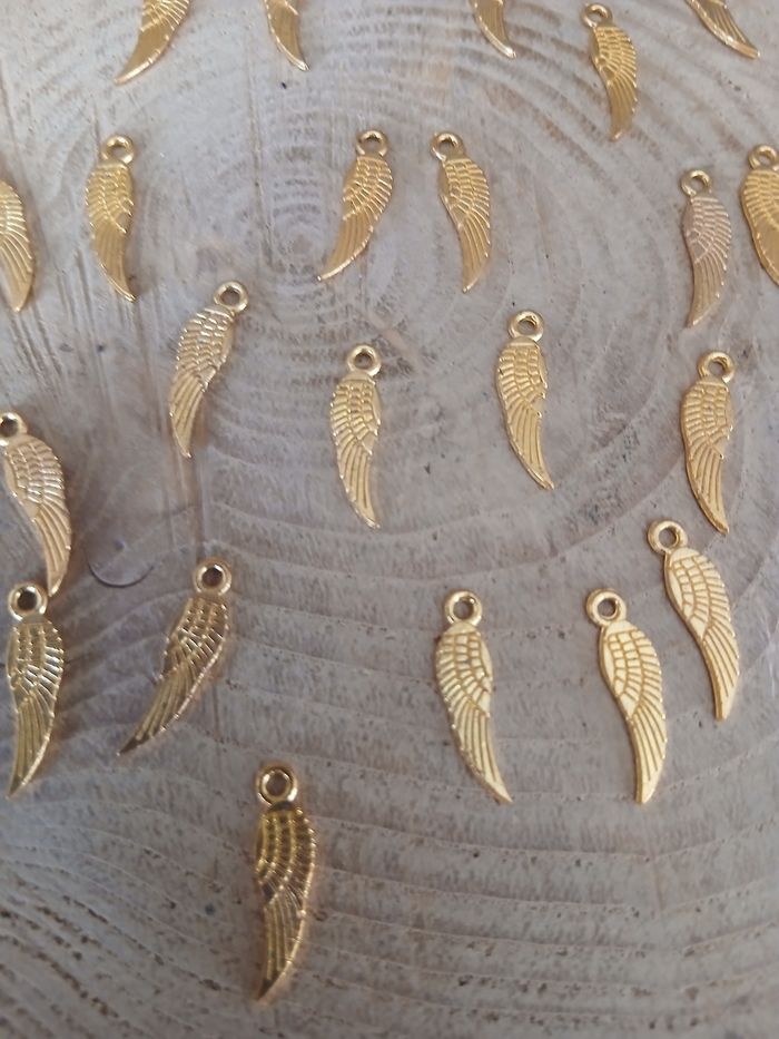 Lot de 22 breloques ailes d’anges doré - photo numéro 2