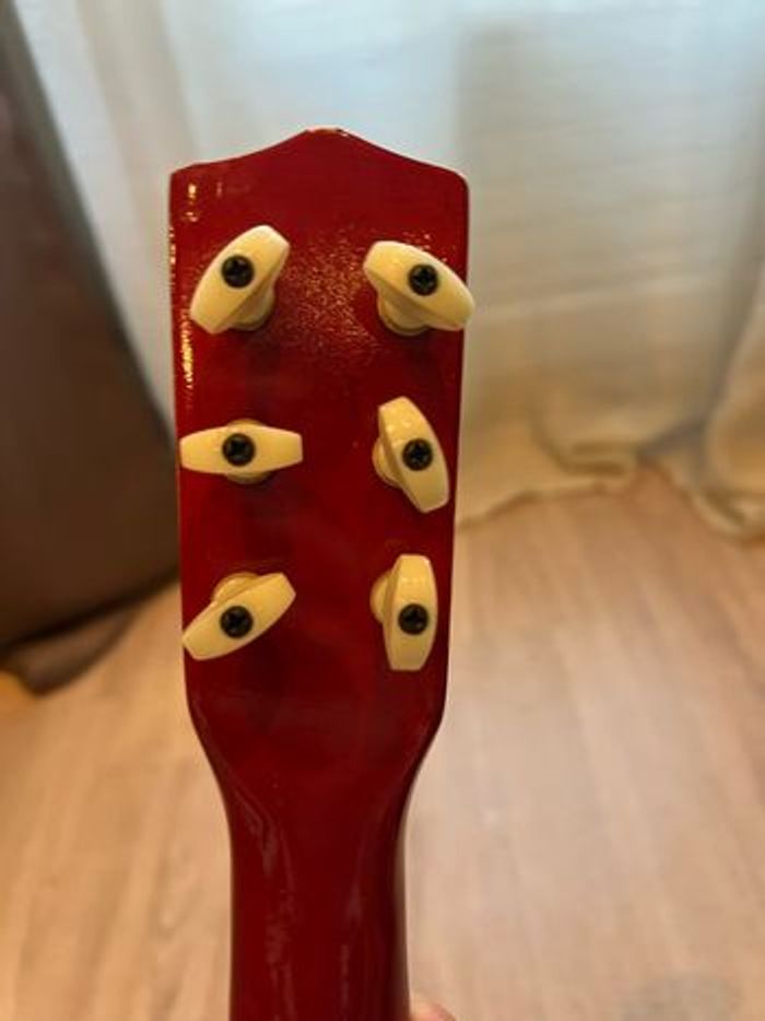 Petite guitare - photo numéro 7