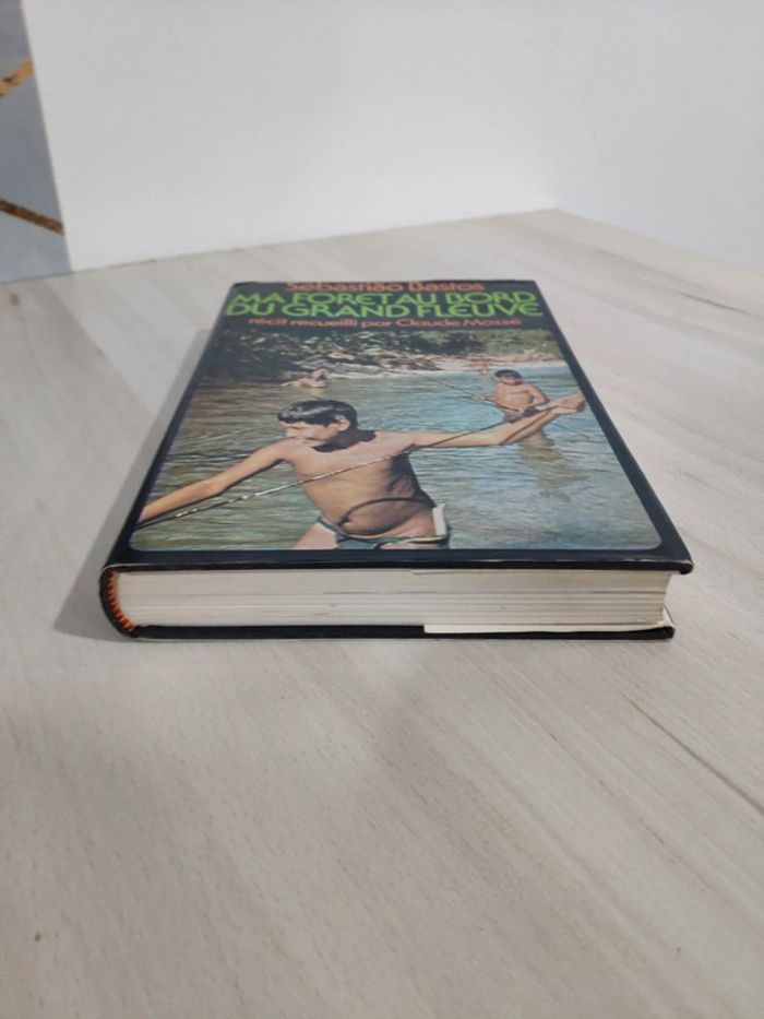 Livre grand format ma forêt au bord du grand fleuve Bastos Mossé aventure Amazonie - photo numéro 2