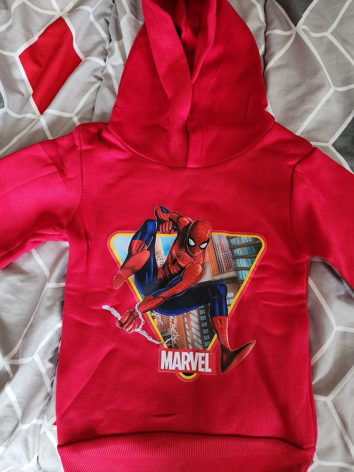 Sweat spiderman 3 ans