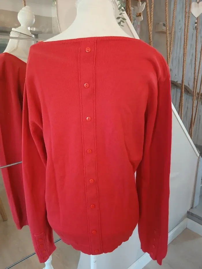 Pull rouge - photo numéro 2